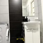 Dwupoziomowy Dom Na Patio Kosciuszki Self-check-in Katowice