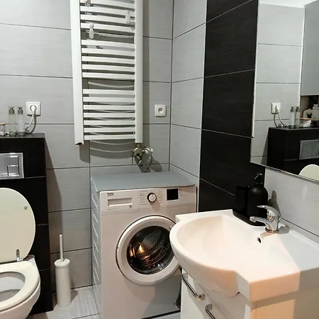 Dwupoziomowy Dom Na Patio Kosciuszki Self-check-in Katowice