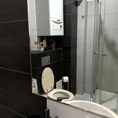 Dwupoziomowy Dom Na Patio Kosciuszki Self-check-in * קטוביץ